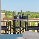 Lena\'S Apartments